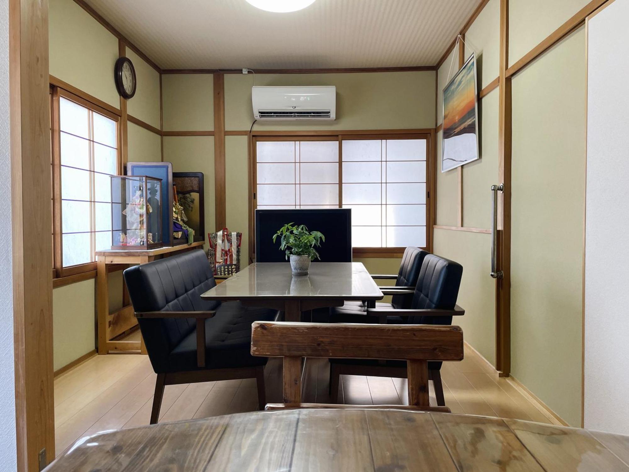 Hotel 一軒家貸切り最大11人まで 114平米の平屋の和の家 駐車場2台無料 道後温泉や松山城へのアクセス抜群 Exterior foto